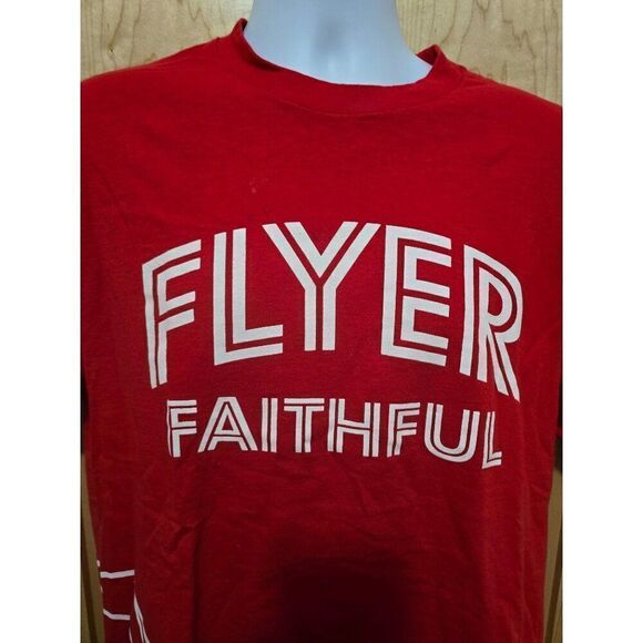 Flyer Faithful Red Graphic Tee Shirt sz large University of Dayton - Picture 1 of 8